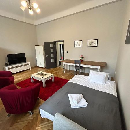 Fullmoon Apartments 2 Сегед Экстерьер фото