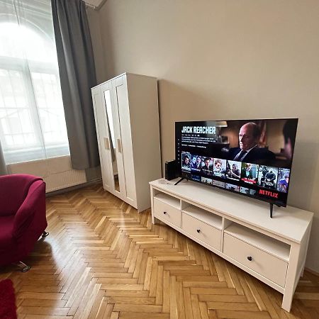 Fullmoon Apartments 2 Сегед Экстерьер фото