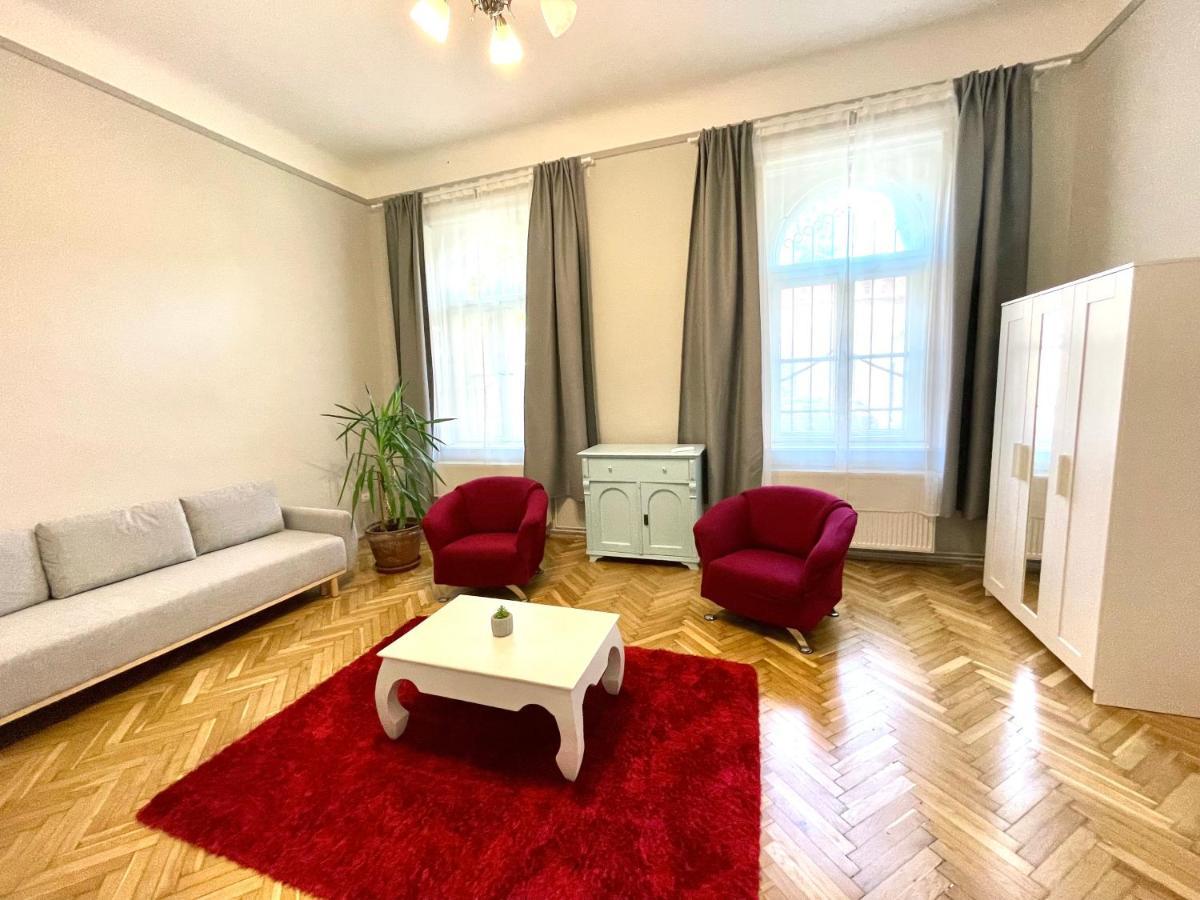 Fullmoon Apartments 2 Сегед Экстерьер фото