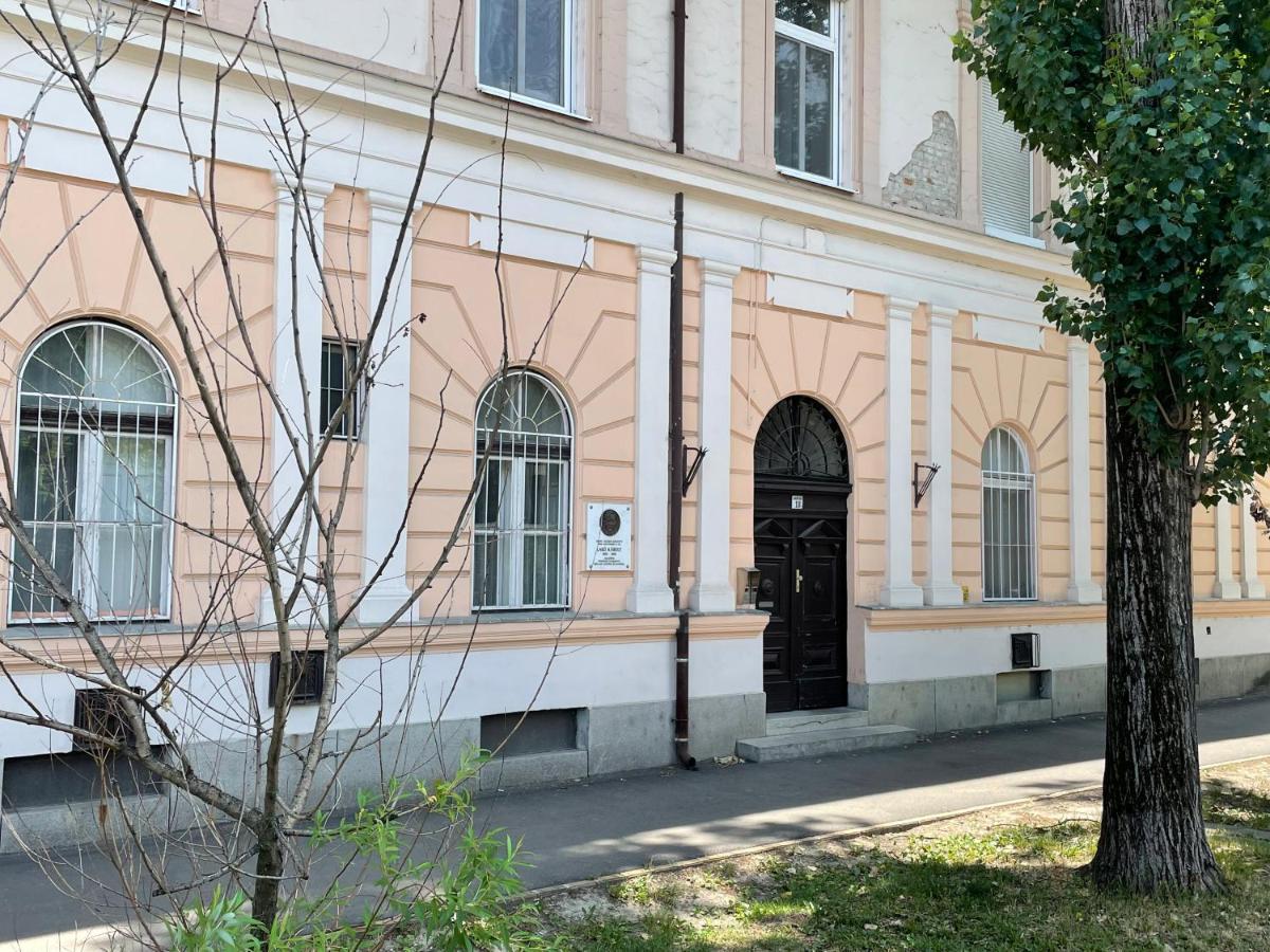 Fullmoon Apartments 2 Сегед Экстерьер фото