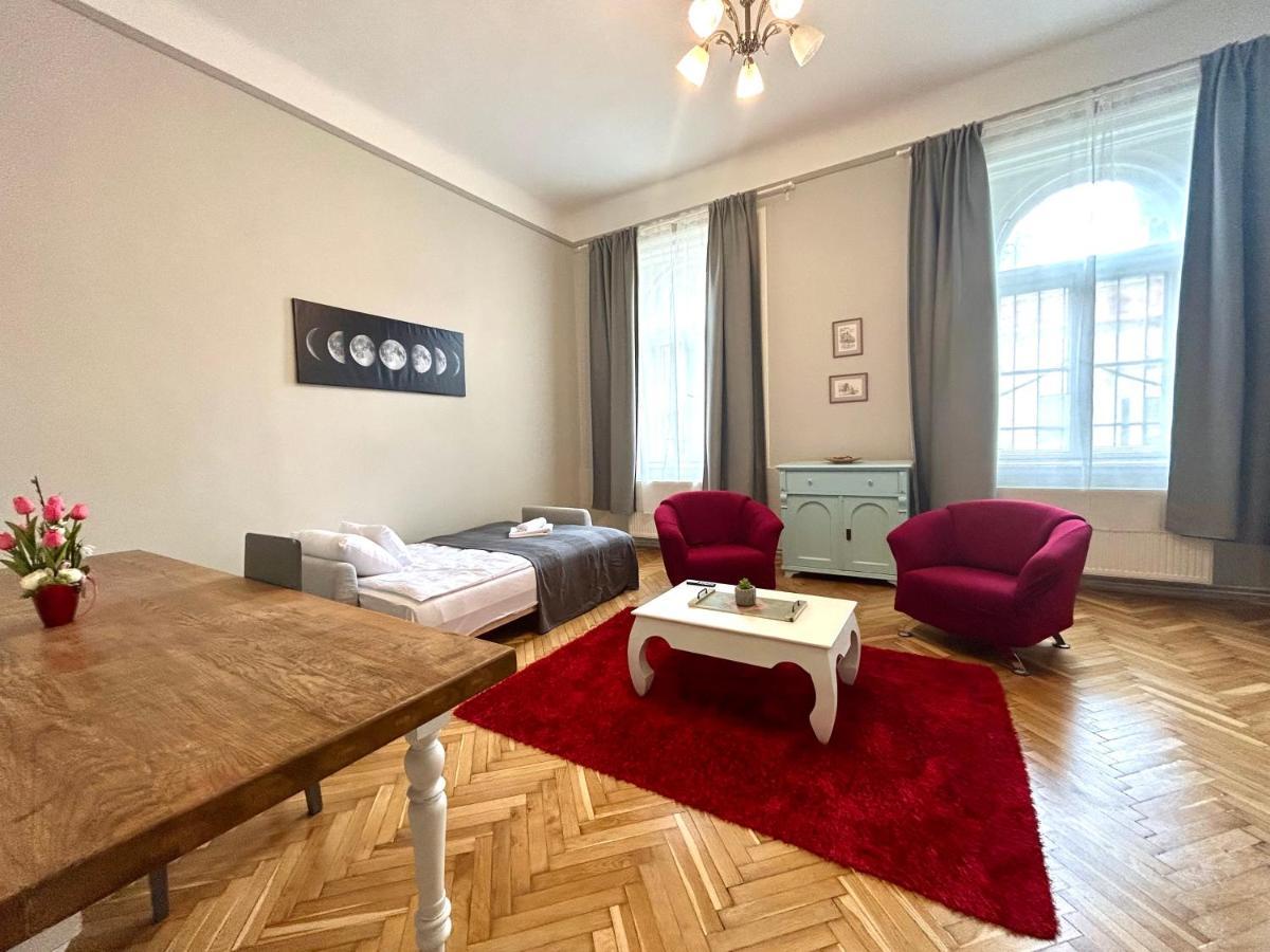 Fullmoon Apartments 2 Сегед Экстерьер фото