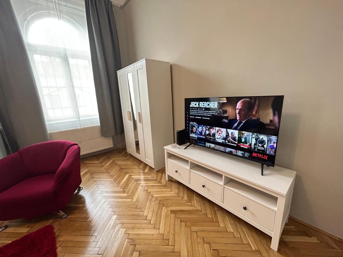 Fullmoon Apartments 2 Сегед Экстерьер фото